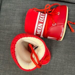 Moon Boots